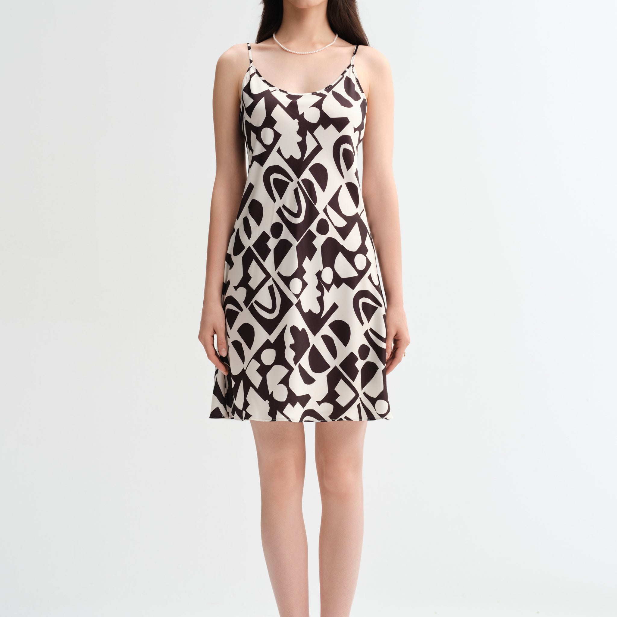 Black and white pattern silk suspender skirt